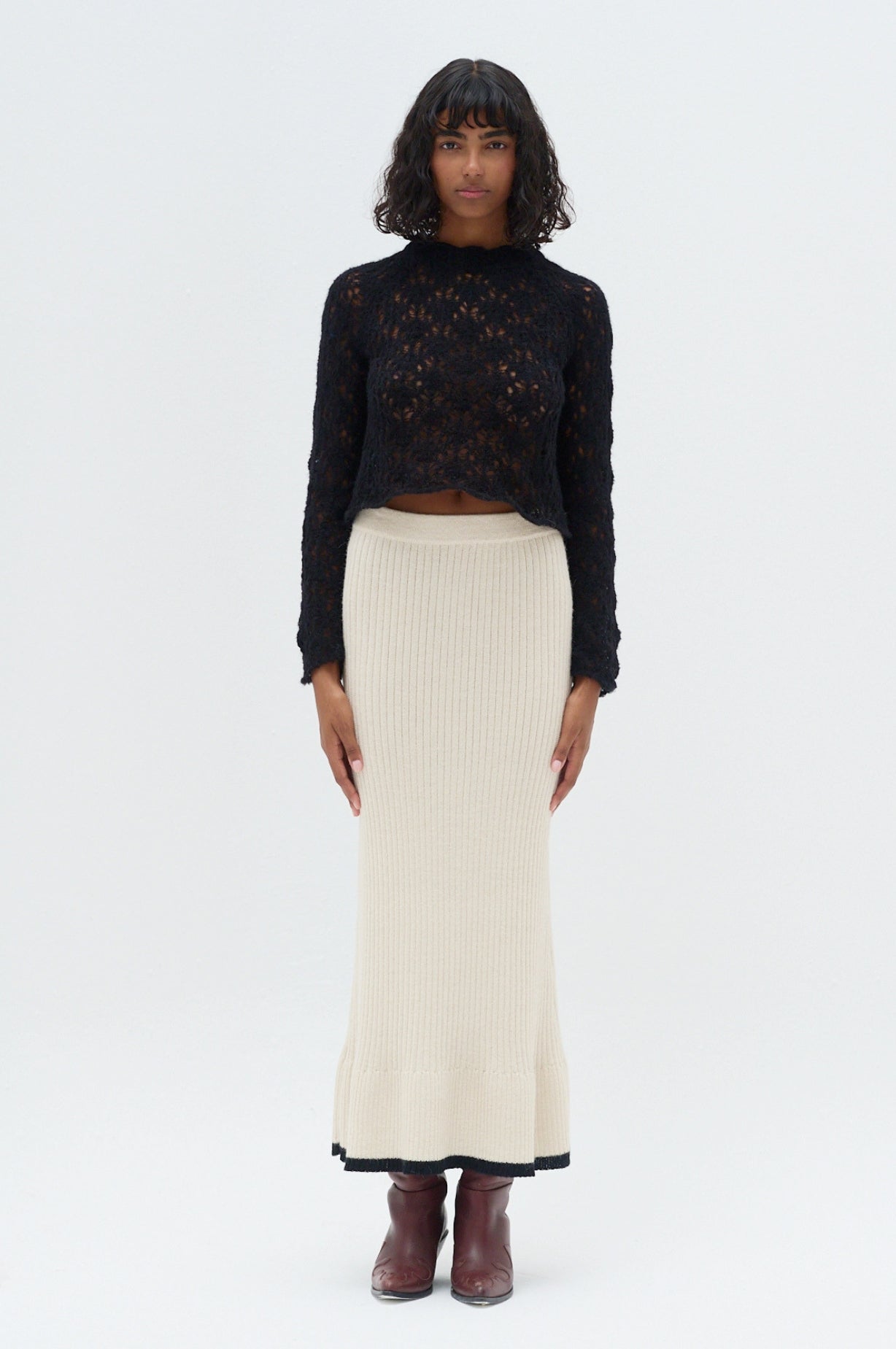 LLINPYKUNA skirt AYNI universe