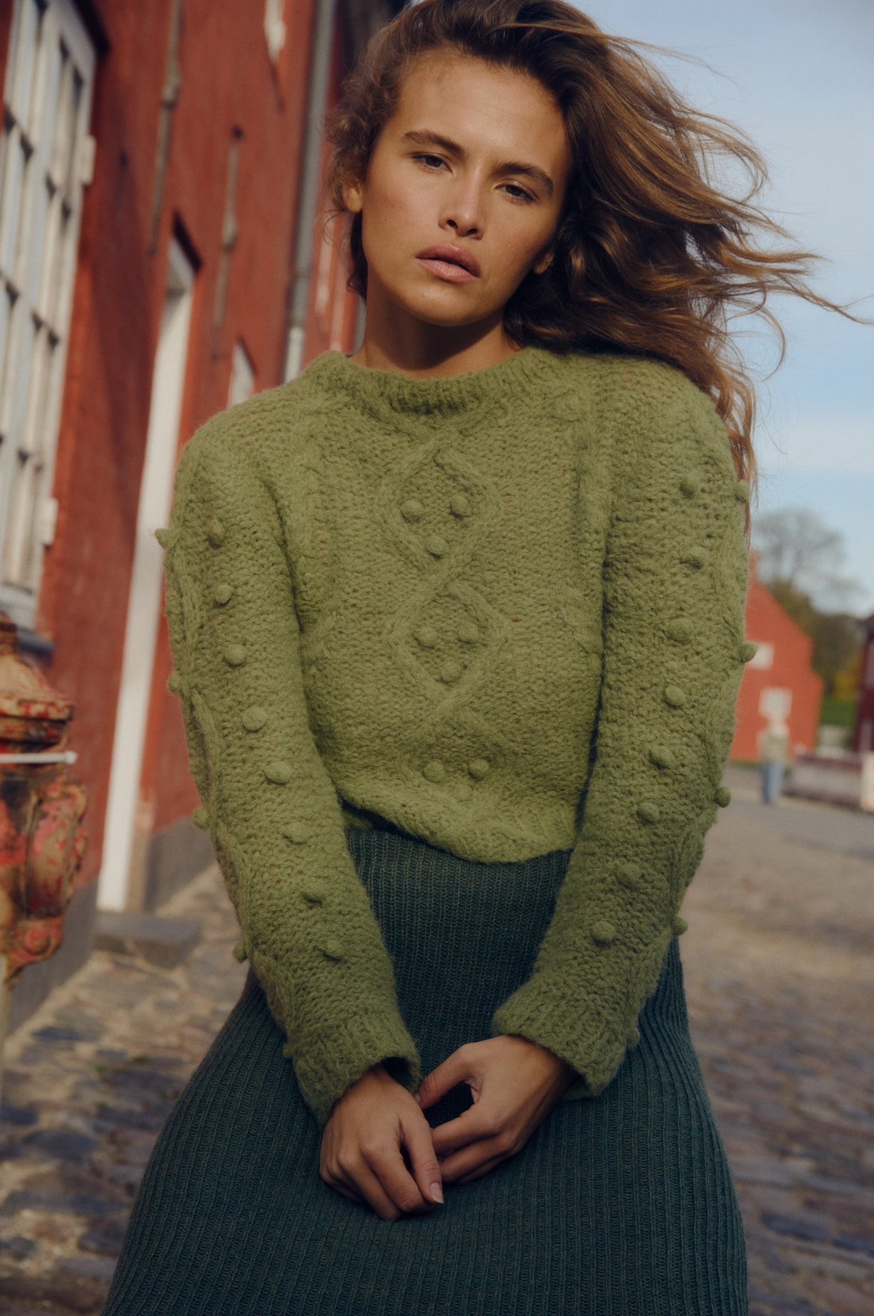 KUSHI sweater AYNI universe