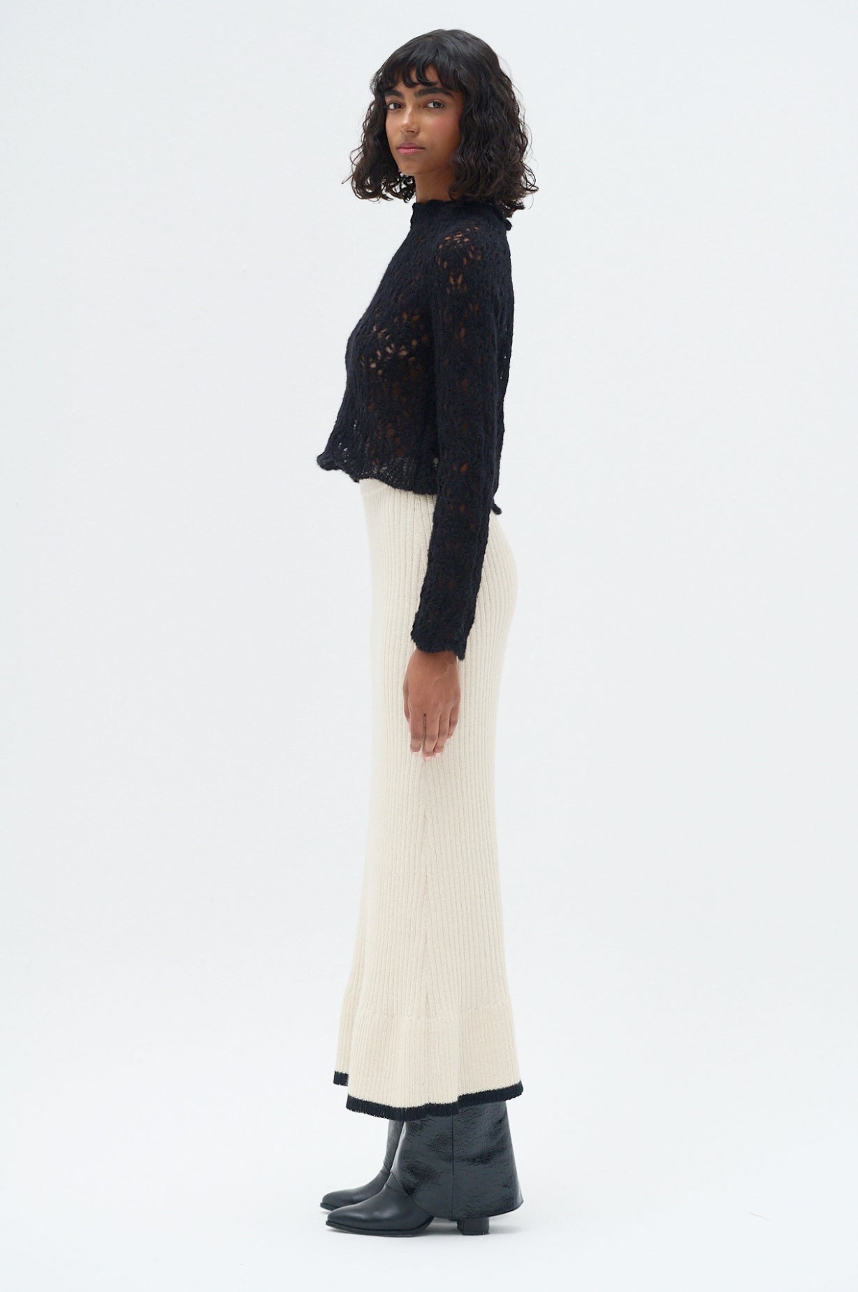 LLINPYKUNA skirt AYNI universe